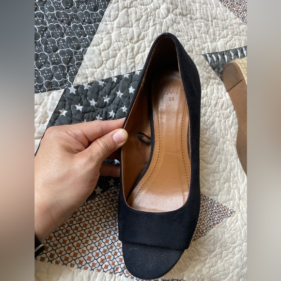 H&M Black velvet platforms Size 36 - Picture 4 of 7